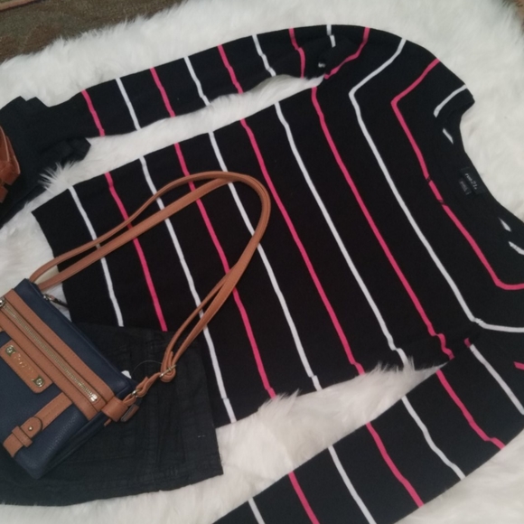 Sweater. - Picture 3 of 5